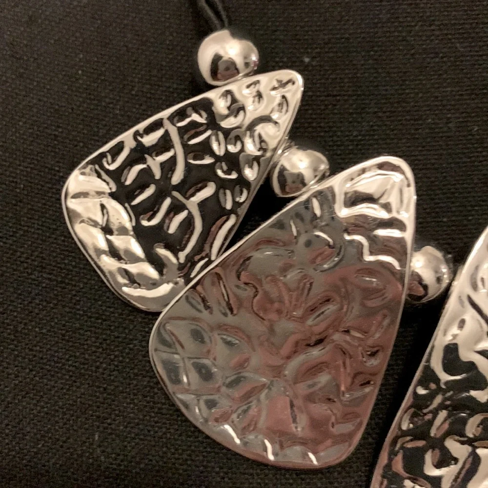 LIA SOPHIA Glam Necklace - Picture 2 of 5